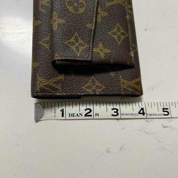 LOUIS VUITTON LV Wallet - Picture 11 of 12